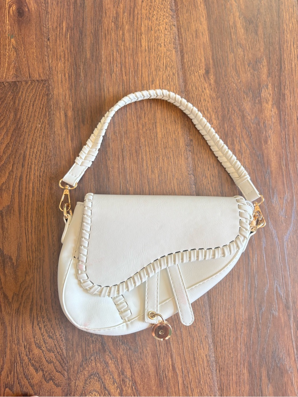 Amazon White Whipstitch Saddle Shoulder Bag